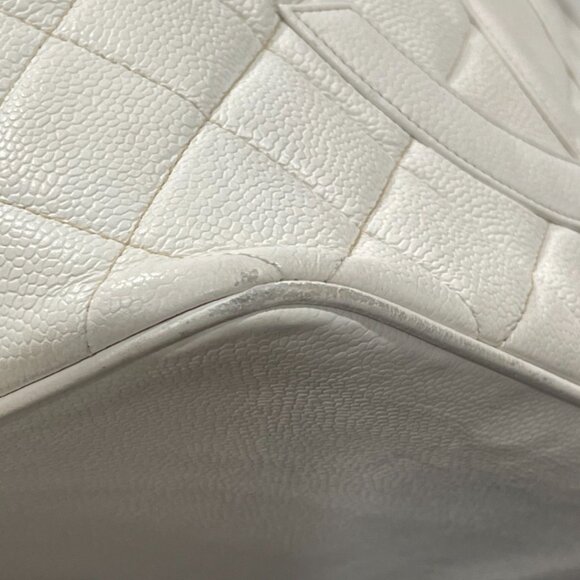 Chanel White Medallion Tote Gold Hardware (JB1027) - Picture 8 of 14